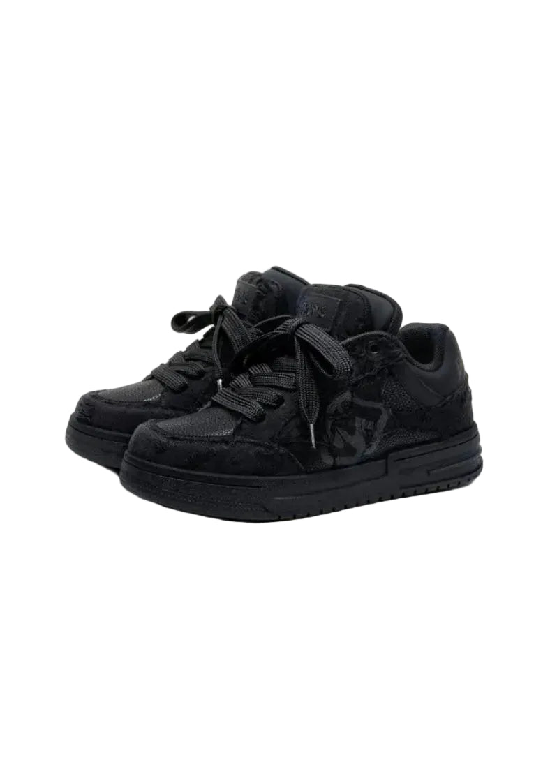 Nova Sneakers